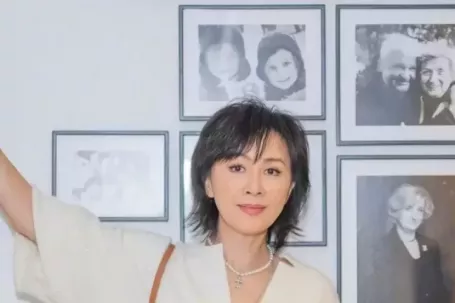 Váy áo giúp Lưu Gia Linh 'ăn gian' tuổi