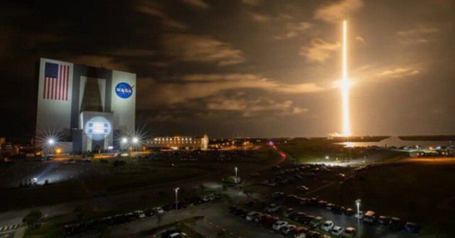 26 sinh vật lạ xuất hiện trong trung tâm vũ trụ của NASA