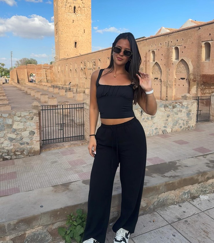 Lượng người theo dõi trên mạng xã hội của Morena tăng “chóng mặt” chỉ sau một đêm