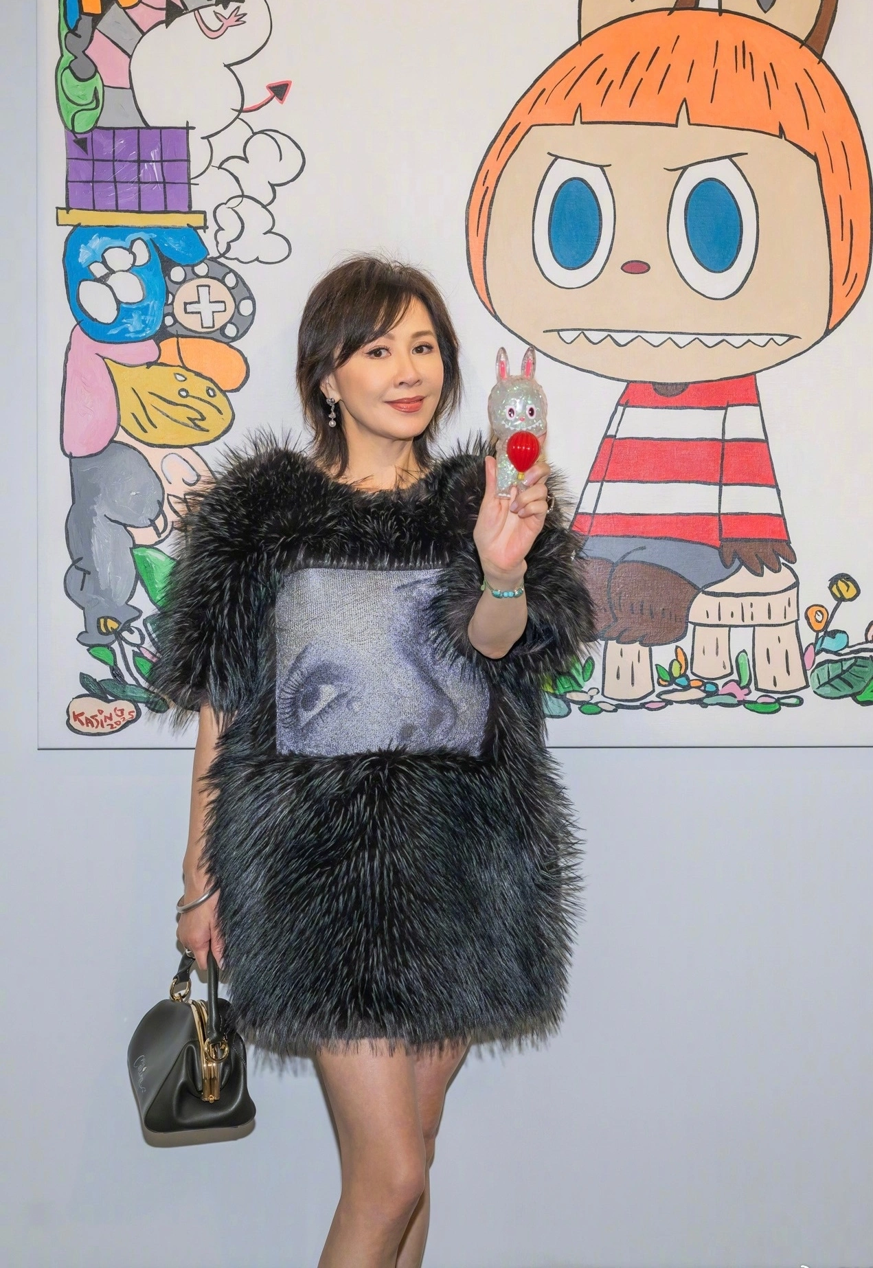 Váy áo giúp Lưu Gia Linh 'ăn gian' tuổi - 3