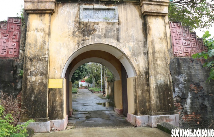 Trấn Hải Thành tọa lạc tại phường Thuận An, TP Huế, đây từng là một pháo đài quân sự quan trọng dưới triều Nguyễn. Công trình được xây dựng năm 1813 tại khu vực cửa biển Thuận An cũ (sử sách gọi là cửa Eo, hình thành từ năm 1404), có chức năng kiểm soát, điều khiển lưu thông tàu thuyền, bảo vệ kinh đô Huế.