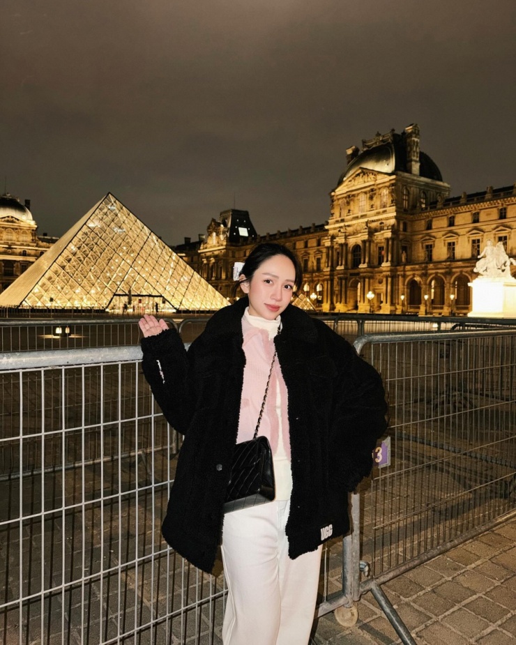 Thời trang vi vu đầu năm 'vừa ấm vừa tôn dáng' của sao Việt - 5