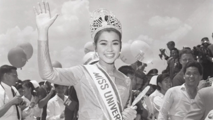 2 lần hôn nhân đổ vỡ, hoa hậu tuổi 78 vẫn giữ nhan sắc gây trầm trồ là ai? - 4