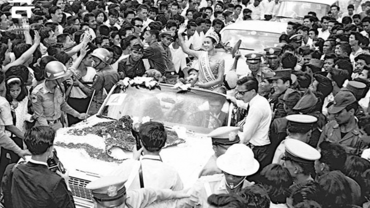 Apasra được chào đón cuồng nhiệt khi về nước sau chiến thắng.