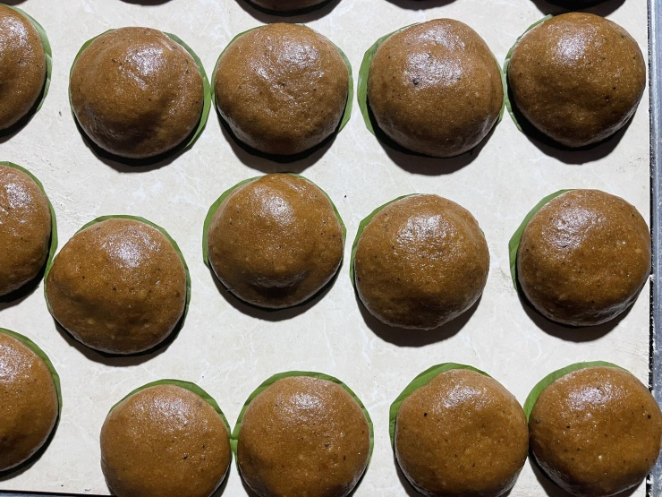 Không chỉ là món quà vặt dân dã, bánh quả cọ còn là sản phẩm ẩm thực mang giá trị văn hóa, phản ánh sự gắn bó hài hòa giữa con người với thiên nhiên. Ảnh: NVCC