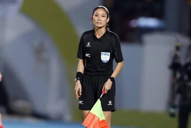 Tin mới nhất bóng đá tối 4/1: Nữ trọng tài Lào tiếp tục làm trọng tài FIFA trong năm 2026