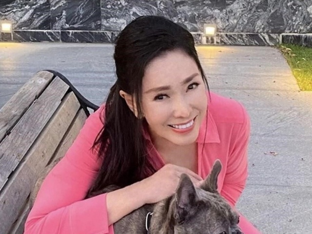 2 lần hôn nhân đổ vỡ, hoa hậu tuổi 78 vẫn giữ nhan sắc gây trầm trồ là ai?