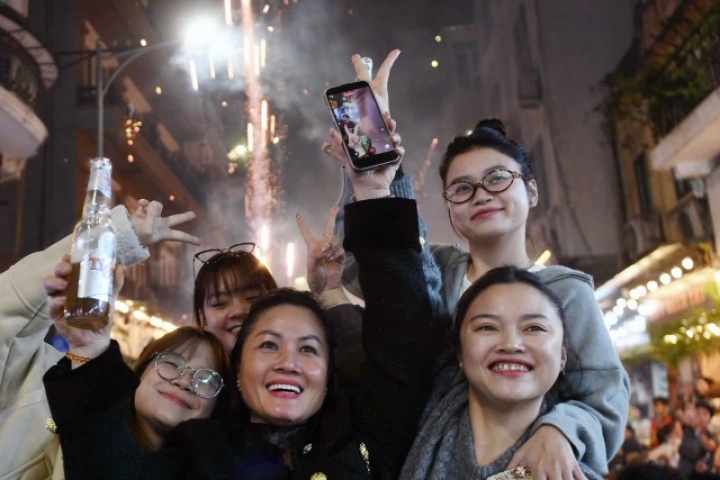 Hà Nội đón lượng khách 'đông chưa từng thấy' dịp tết Dương lịch 2026