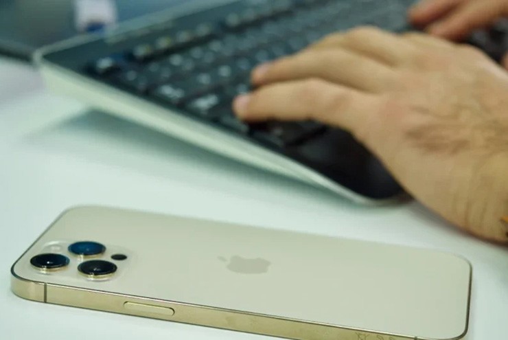 iPhone 12 Pro Max rất phù hợp nếu muốn mua tặng con trẻ sử dụng.