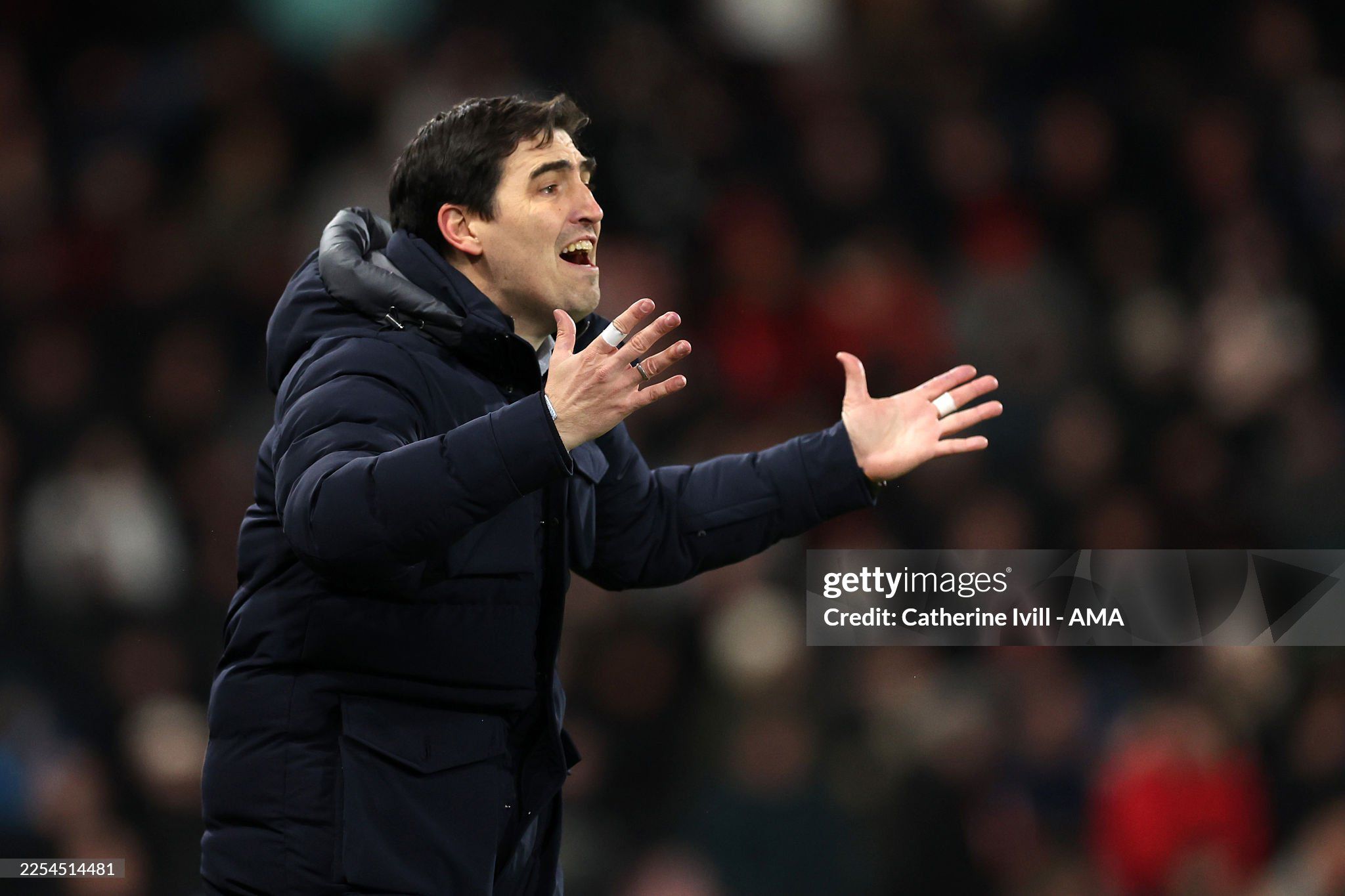 Iraola tạo nên chất "điên" cho Bournemouth