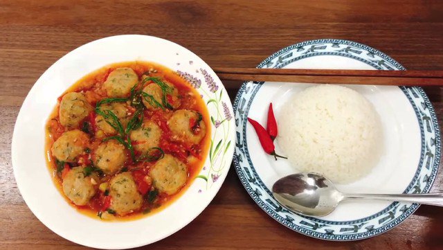 Món chả cá xốt cà chua là món quen thuộc của nhiều gia đình miền Bắc. Ảnh internet