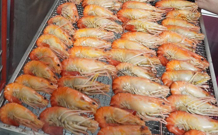 Tôm càng sau khi luộc, sấy với nhiệt độ và thời gian phù hợp sẽ giữ được vị ngọt tự nhiên