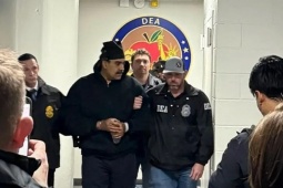 Ông Maduro nói 'chúc mừng năm mới' khi bị áp giải ở New York