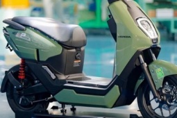 Giá xe máy điện giảm sốc, rẻ nhất chỉ từ 14 triệu đồng, xe máy Honda, Yamaha thấp chưa từng có, cơ hội cực hiếm cho khách mua