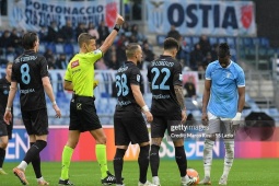 Trận đấu của Napoli có 3 thẻ đỏ, 2 màn ẩu đả, HLV Conte cũng gặp vạ