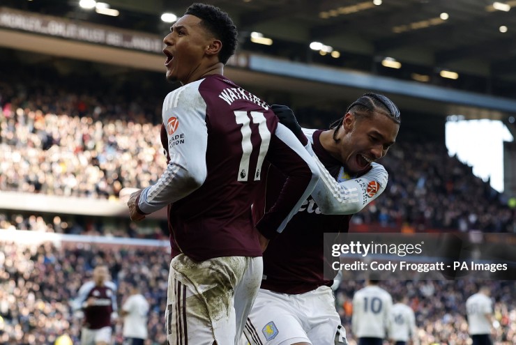 Aston Villa thắng dễ Nottingham Forest trên sân nhà
