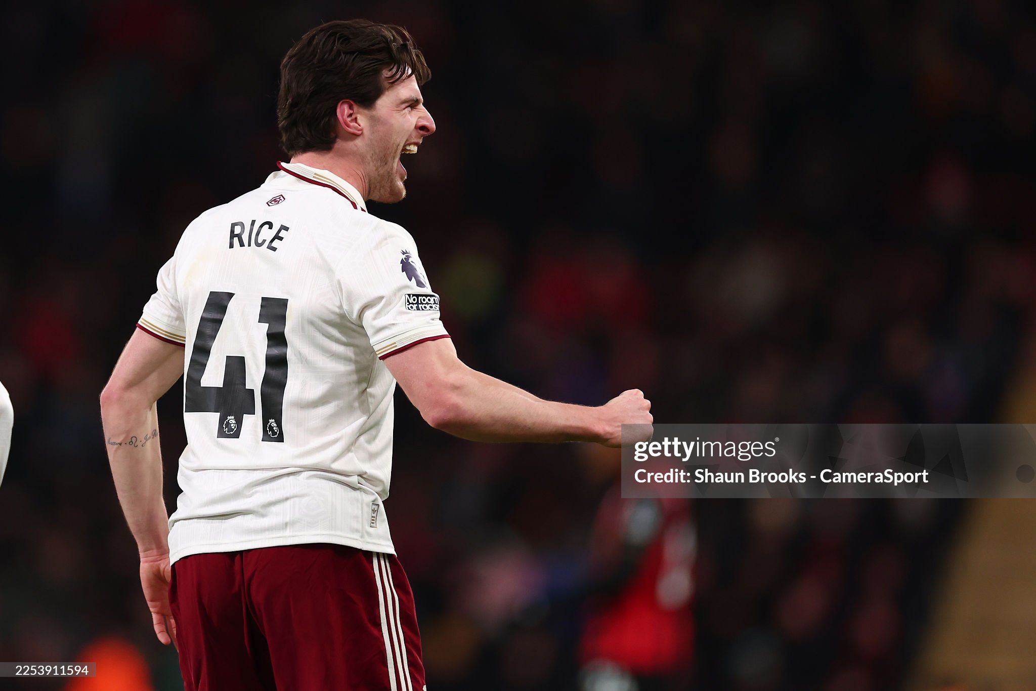 Declan Rice giúp Arsenal có trận thắng thứ năm liên tiếp tại Ngoại hạng Anh