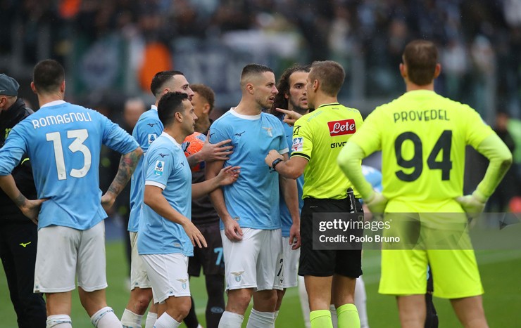 Noslin có pha vào bóng thô bạo