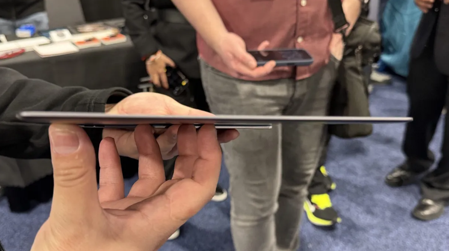 Máy tính bảng cực mỏng - Paper.