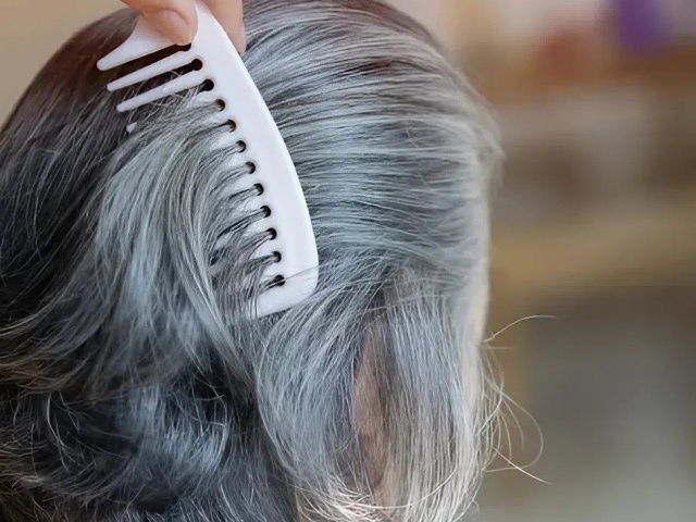 Tóc bạc hé lộ cách cơ thể đối phó với ung thư ra sao?