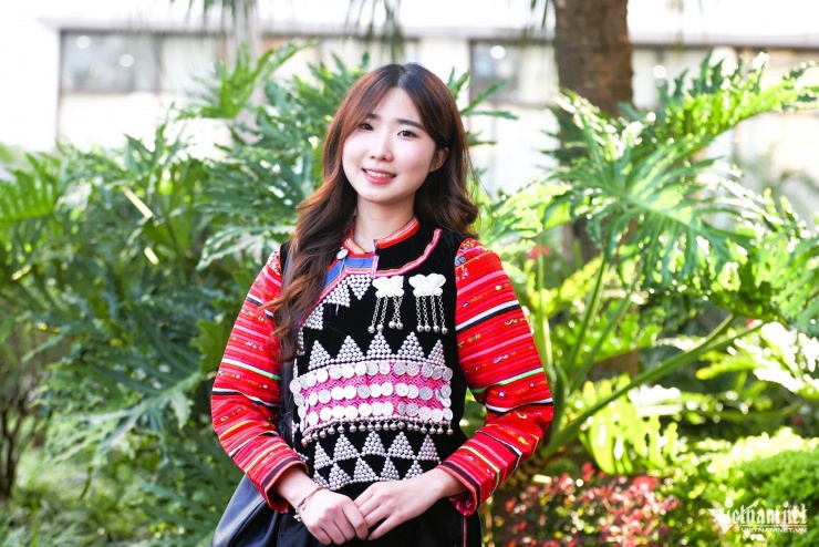 Cô gái dân tộc Hà Nhì hy vọng có thể tiếp cận các phương pháp giảng dạy hiện đại, phù hợp để sau này trở thành một giáo viên dạy Lịch sử một cách hấp dẫn.