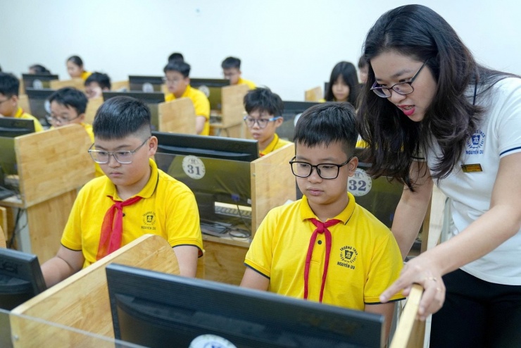 Giáo viên tại Hà Nội trong giờ dạy. Ảnh: TRỌNG QUÂN