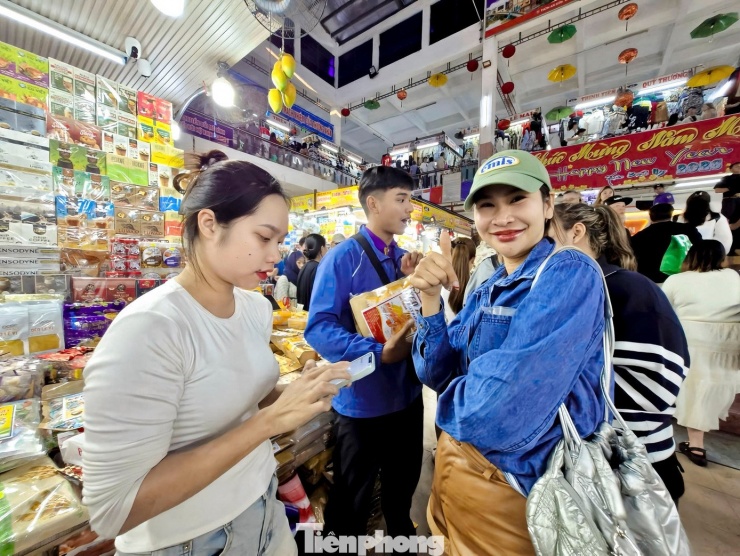 Chợ Đà Nẵng có gì mà du khách kéo tới nườm nượp? - 6