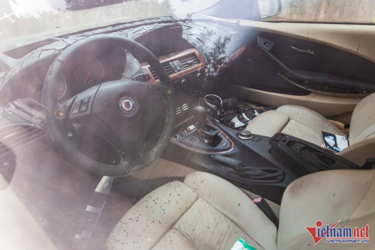 Xe sang BMW Alpina B6 giá hơn 5 tỷ rỉ sét, bỏ hoang nhiều năm ở ngõ phố Hà Nội - 16