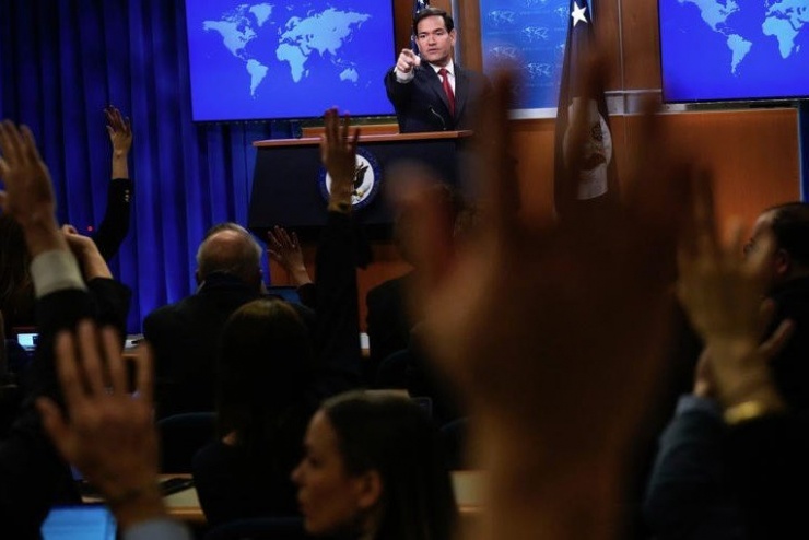 Ông Rubio trả lời câu hỏi trong cuộc họp báo tại Bộ Ngoại giao Mỹ, tháng 12/2025. (Ảnh: AP)