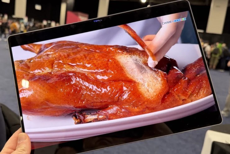 Trên tay máy tính bảng cực mỏng, đè bẹp iPad Pro