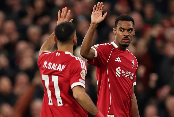 Real phá kỷ lục chuyển nhượng hỏi mua sao Liverpool, đích thân Alonso yêu cầu