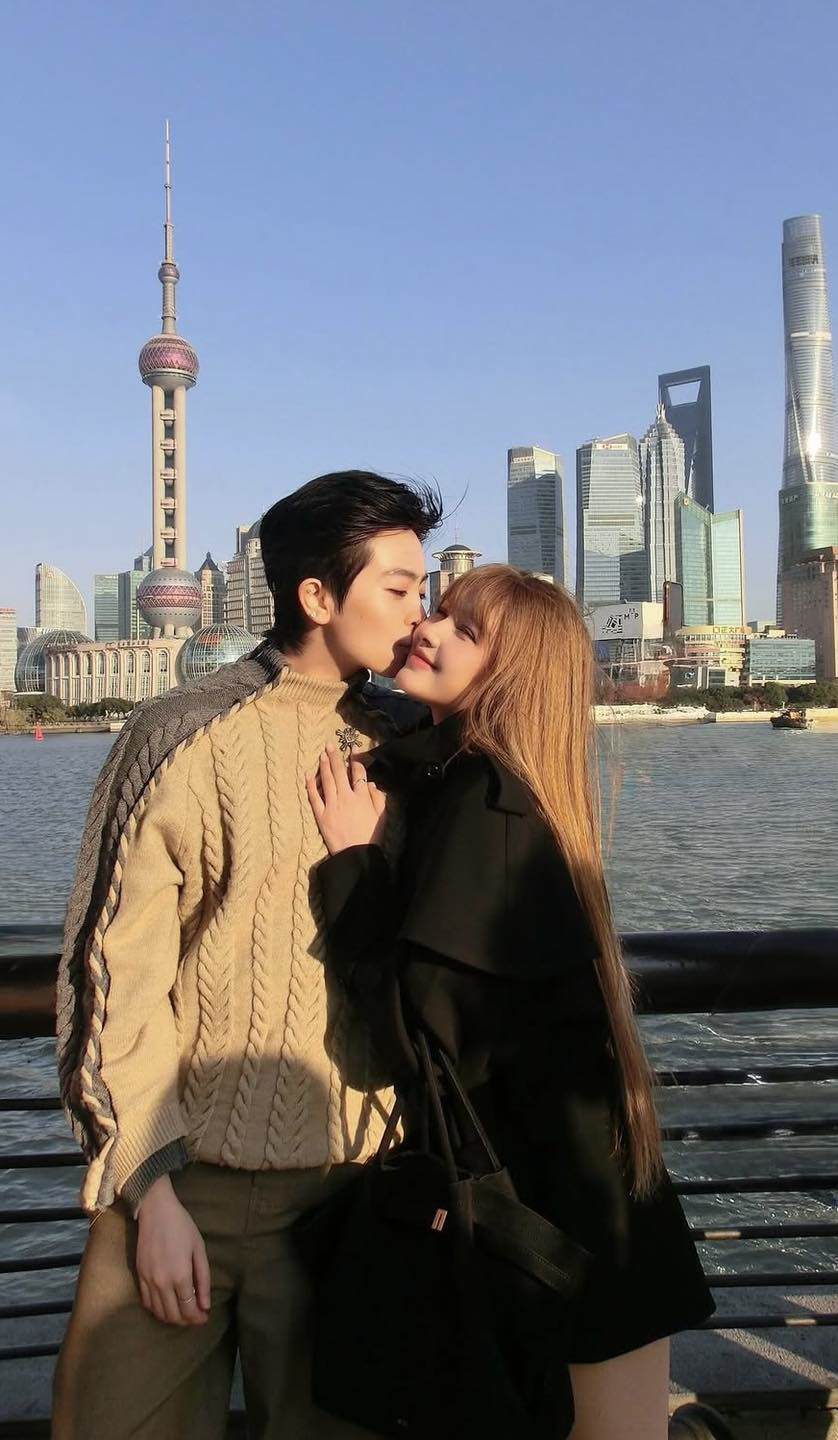 'Soi' thời trang của sao Việt du lịch năm mới: Áo lông, áo phao vẫn là 'chân ái' - 10