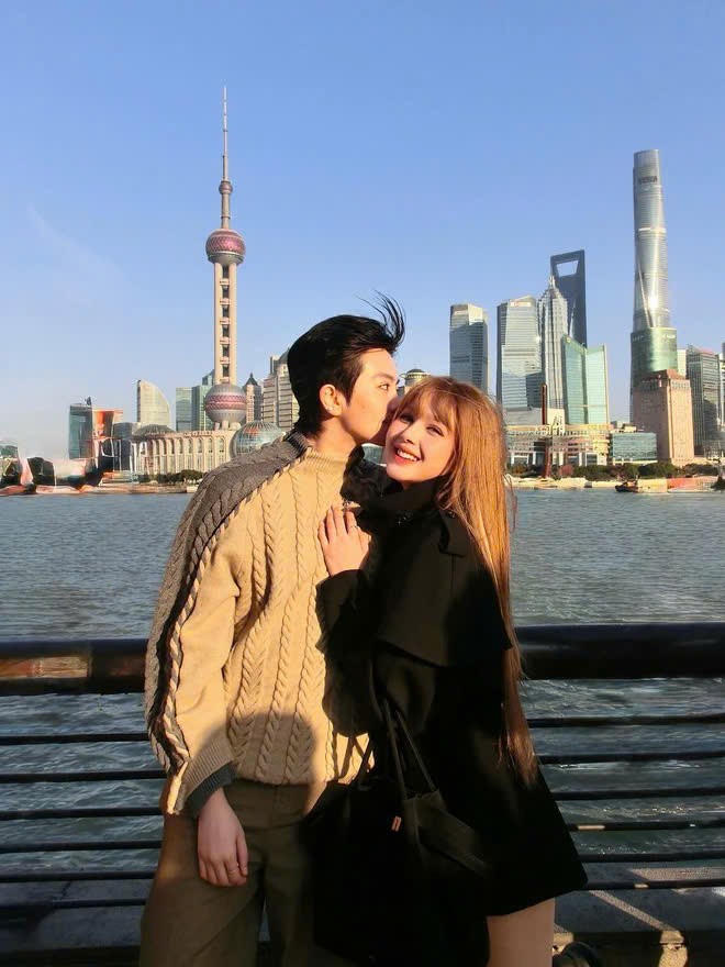 'Soi' thời trang của sao Việt du lịch năm mới: Áo lông, áo phao vẫn là 'chân ái' - 11