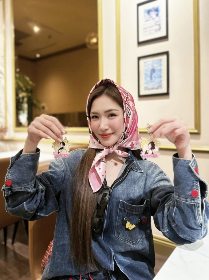 Ảnh sao 5/1: Tiên Nguyễn khoe sắc bên mẹ và em dâu tương lai - 8