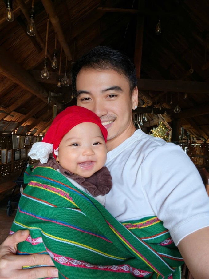 Ảnh sao 5/1: Tiên Nguyễn khoe sắc bên mẹ và em dâu tương lai - 3