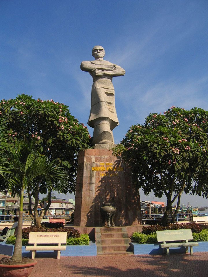 Tượng đài Thủ khoa Huân tại Mỹ Tho, Đồng Tháp. (Ảnh: Wikipedia)
