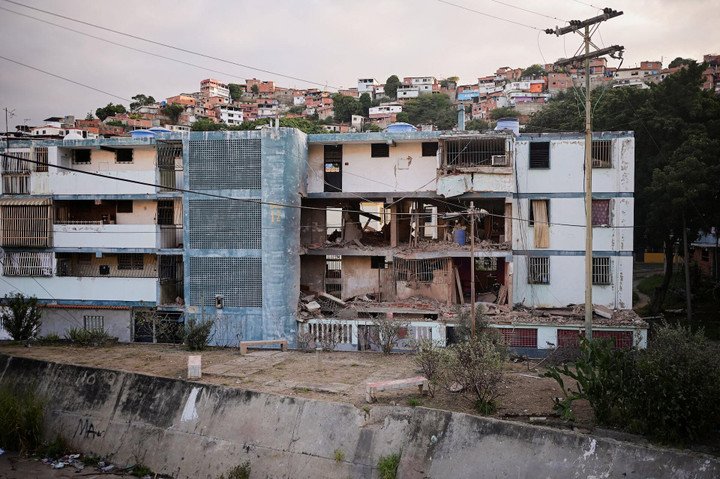 Cuba tuyên bố quốc tang 32 chiến sĩ hy sinh khi Mỹ tấn công Venezuela - 1