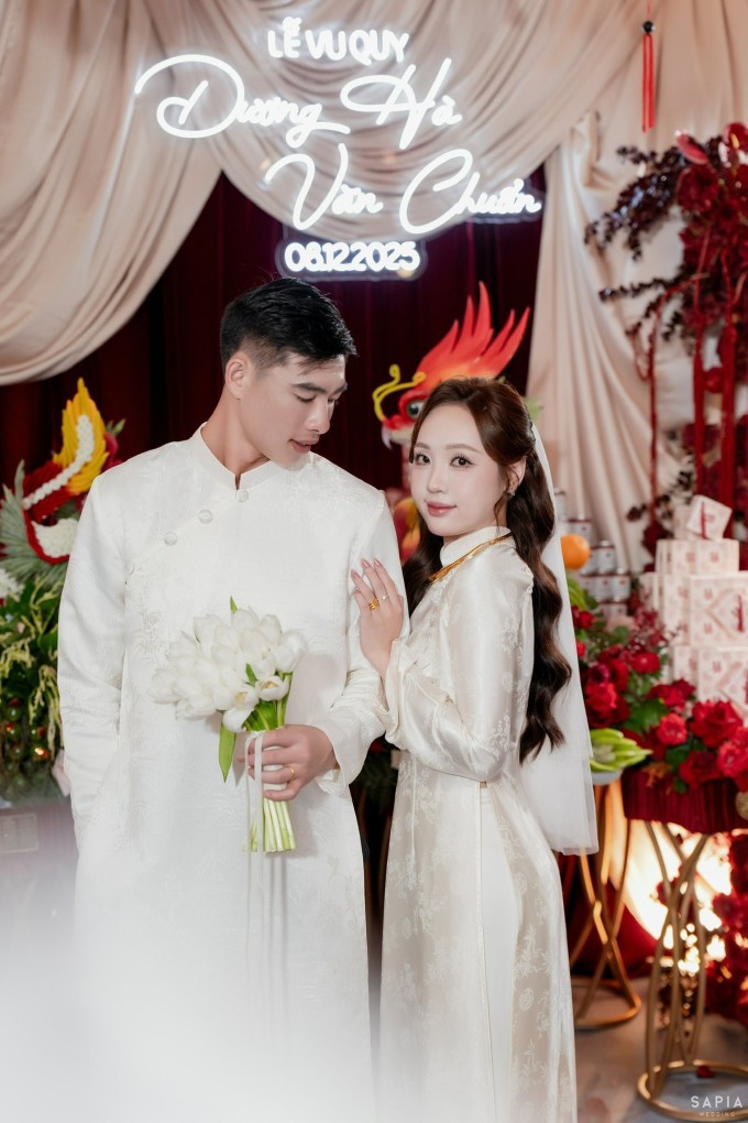 Quan Văn Chuẩn cưới vợ thạc sĩ, hơn 4 tuổi - 2