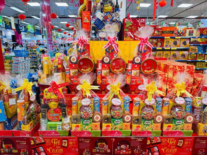 Giỏ quà Tết năm nay được thiết kế đa dạng phân khúc, tập trung chủ yếu ở mức giá dưới, phù hợp nhu cầu biếu tặng của người tiêu dùng.