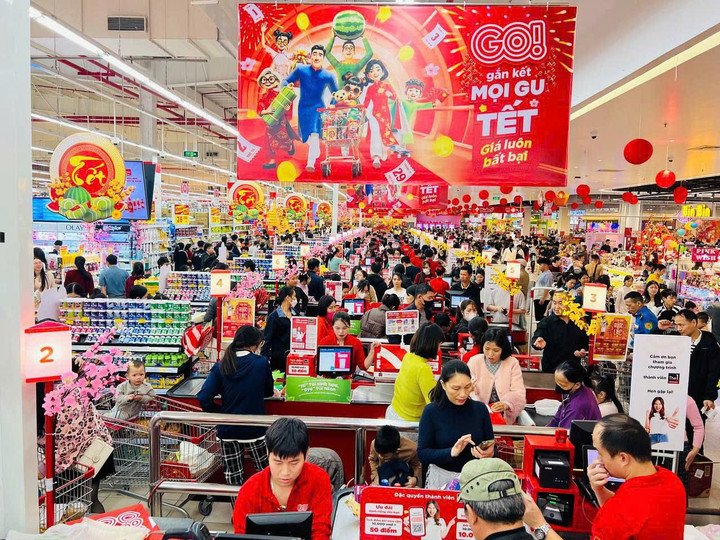 Không khí mua sắm tại một siêu thị trong dịp nghỉ lễ Tết Dương lịch vừa qua.