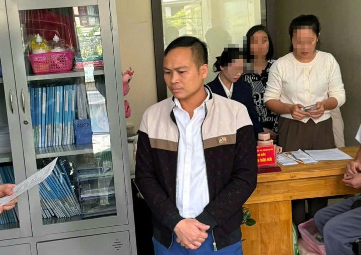 Nguyễn Văn Hải, Giám đốc Trung tâm Công tác xã hội Hải Hà, bị khởi tố về tội Cố ý gây thương tích.