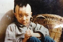 'Cậu bé Tam Mao' kinh điển của màn ảnh: Hào quang lụi tàn, giờ chật vật mưu sinh