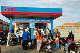 Thời tiết xấu khiến đặc khu Phú Quý thiếu xăng dầu cục bộ