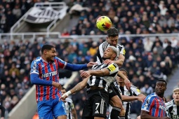 Kết quả bóng đá Newcastle - Crystal Palace: Choáng váng 7 phút 2 bàn (Ngoại hạng Anh)