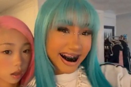 Con gái 12 tuổi của Kim Kardashian khoe răng đen, khuyên mũi