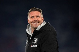 Sau MU, một CLB khác cũng sắp thay tướng: Carrick sáng cửa về mái nhà xưa