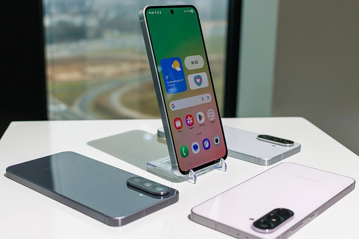 Galaxy A56 5G có giá khoảng 10,7 triệu đồng.