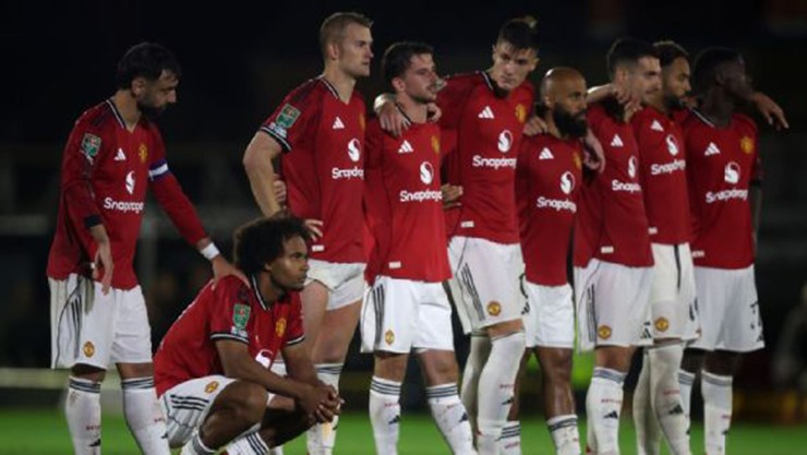 Trận thua trước&nbsp;Grimsby Town tại vòng 2 EFL Cup lại là một vết nhơ khó gột rửa về mặt danh dự