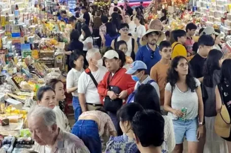 Chợ Đà Nẵng có gì mà du khách kéo tới nườm nượp?