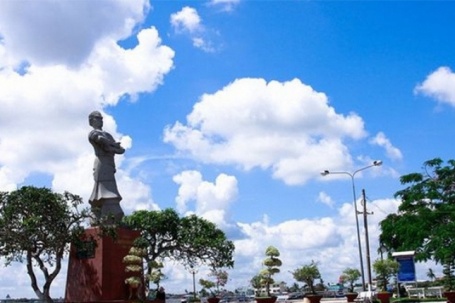 Thủ khoa Huân là ai?